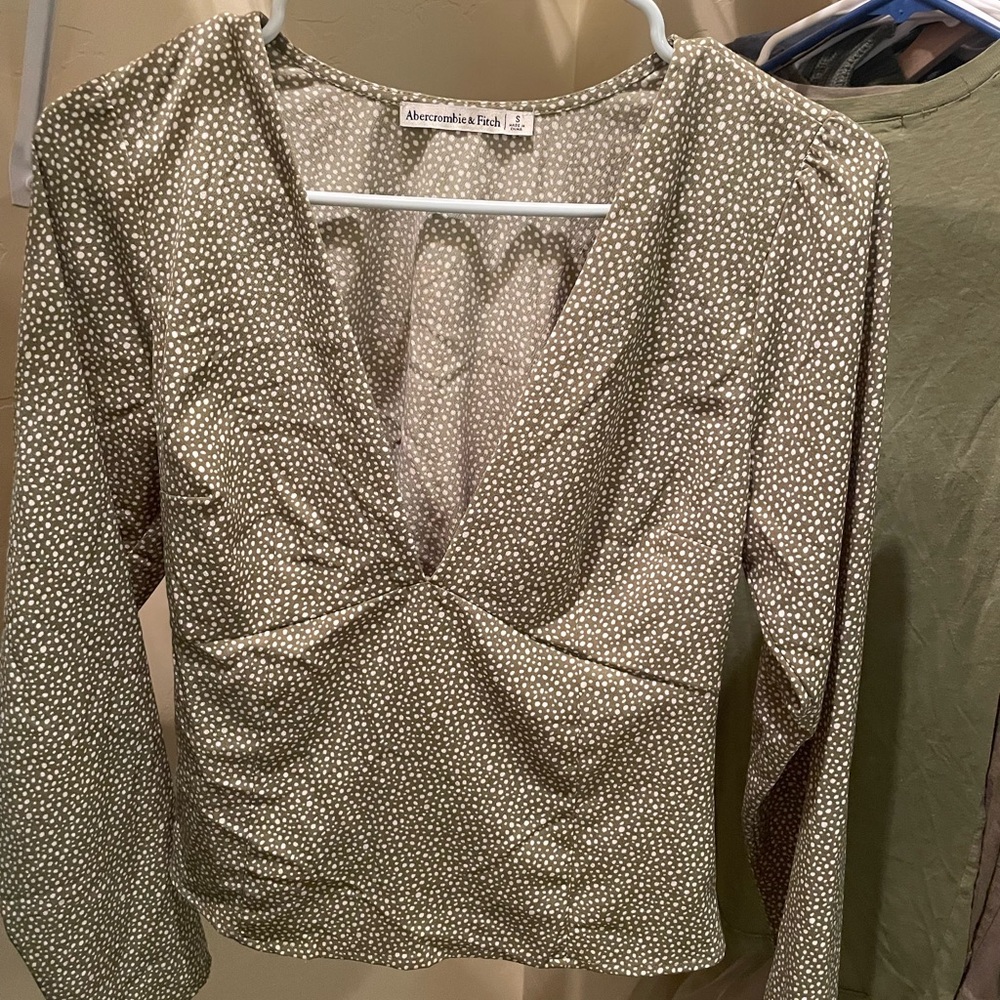 A&F Polka dot blouse size S